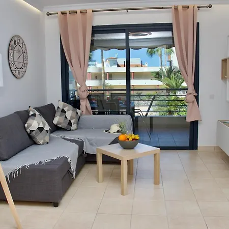 Theresa Gigantes Puerto de Santiago (Tenerife)